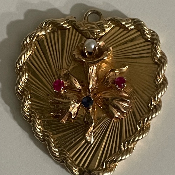 SOLD SOLD SOLD SOLD ✅✅✅ 14kt solid yellow gold heart pendant vintage Star light - Picture 1 of 7